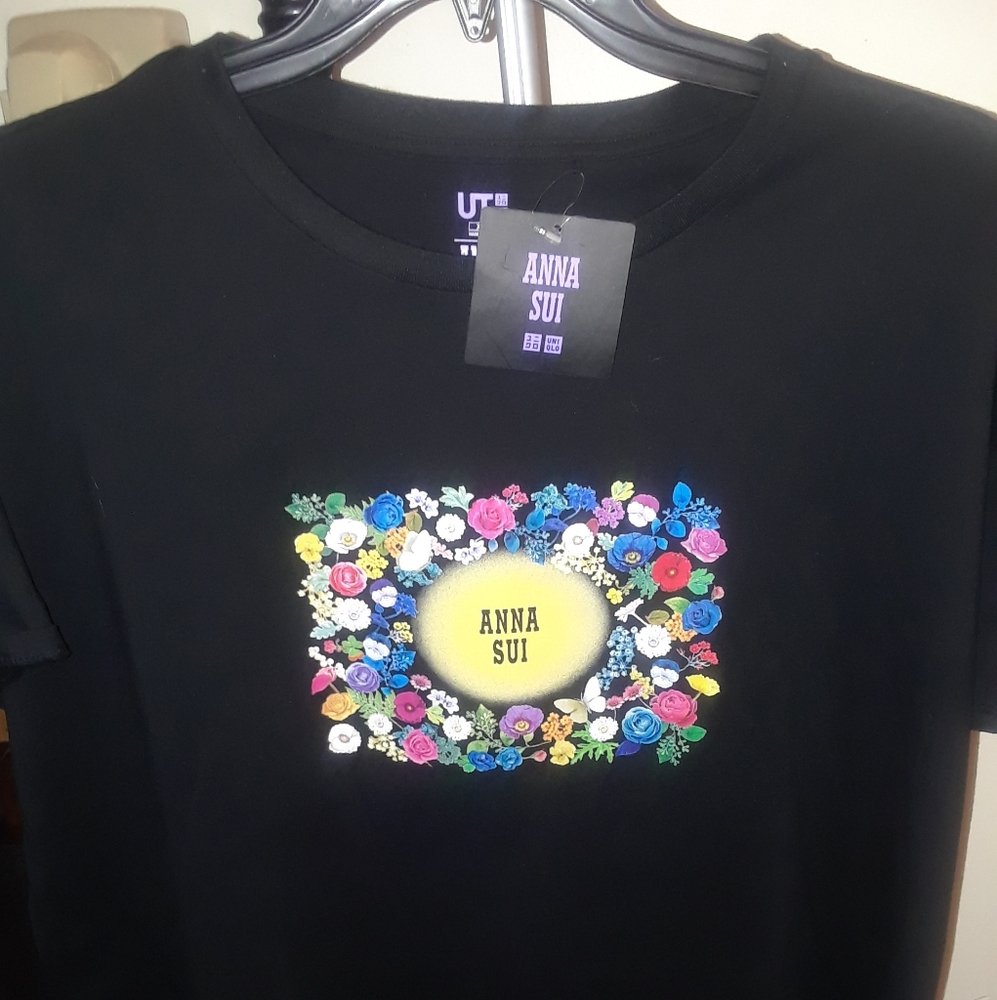 WOMAN'S TSHIRT